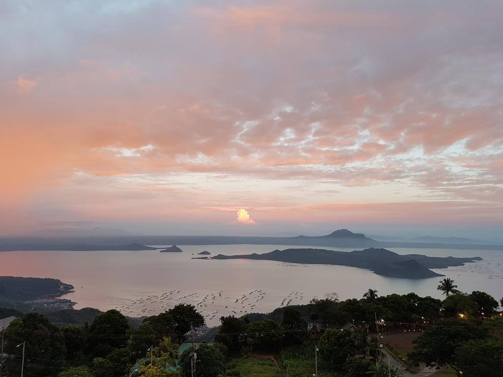 Taal Room Tagaytay City Exterior foto